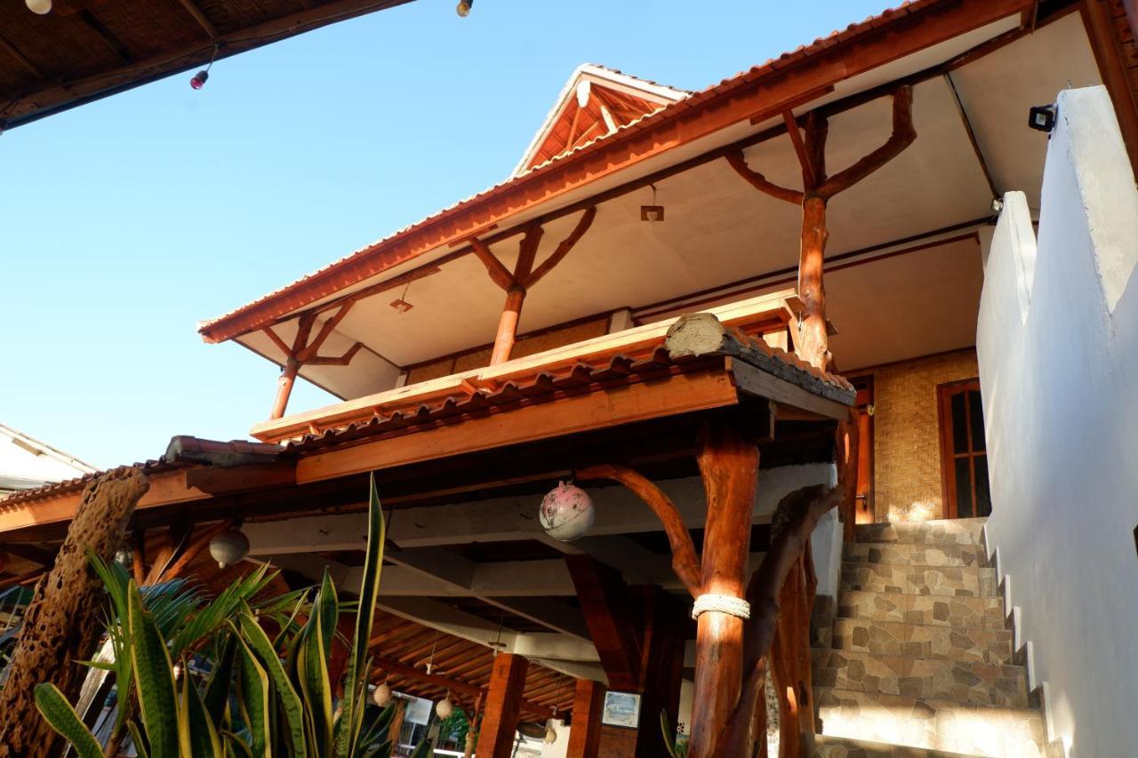 Hotel Santai Warung Bali à Jimbaran Extérieur photo